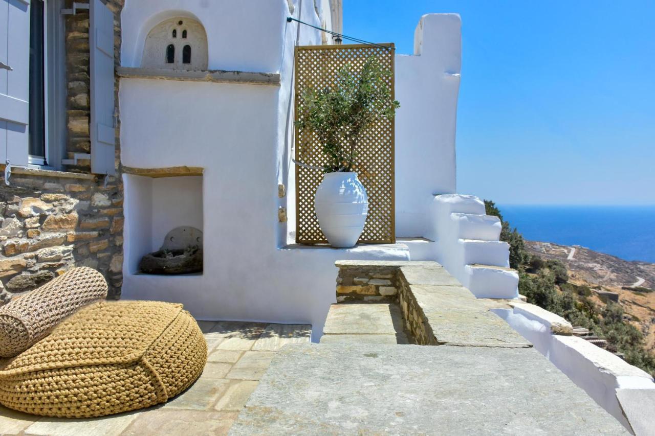 Kardhianí Living Theros Luxury Suites מראה חיצוני תמונה