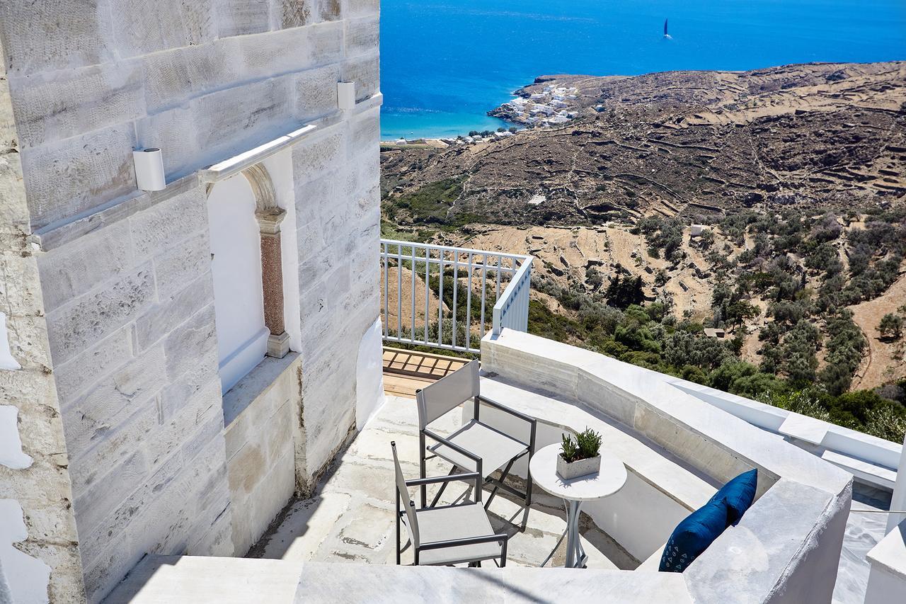 Kardhianí Living Theros Luxury Suites מראה חיצוני תמונה